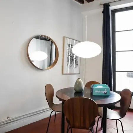 Apartamento Parisian With Terrace In Saint Michel-notre Dame